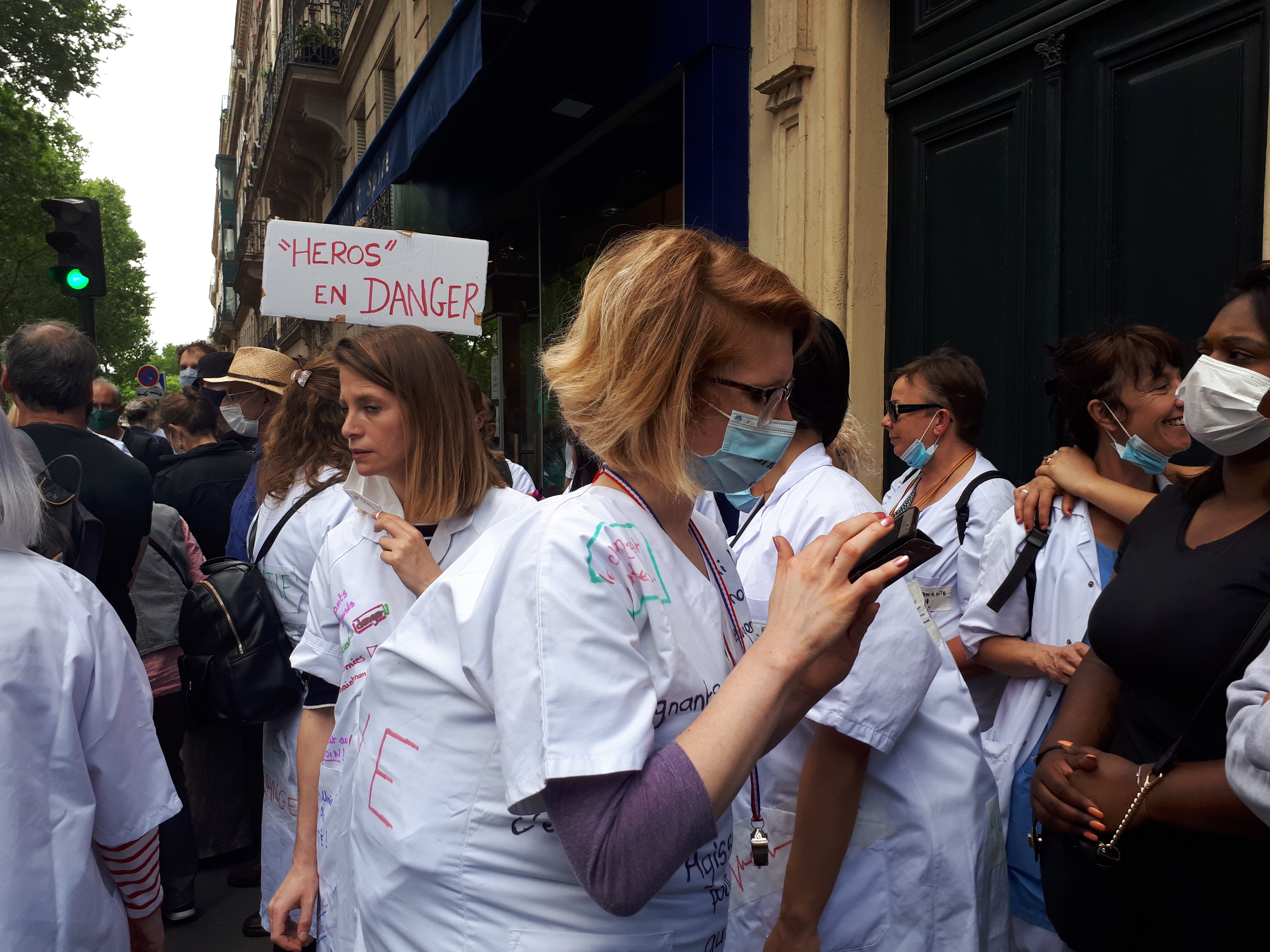 Reportage dans la manif' du 16 juin : “Nous ne sommes plus des héros, on nous a oubliés”