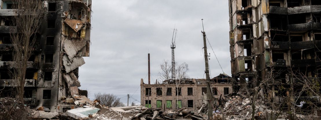 "J'ai fait le serment d'Hippocrate, je ne peux pas trahir ces gens", à Bakhmout les médecins ukrainiens tentent de venir en aide aux derniers civils sur place