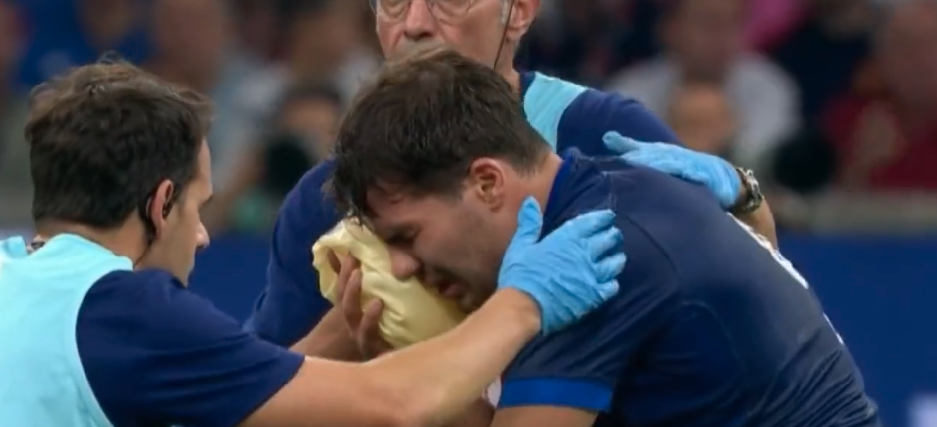 Le capitaine du XV de France Antoine Dupont, blessé hier soir. Qui sont ses médecins ? 