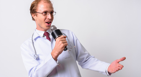 #BalanceTonHosto : Une chanson pour Macron