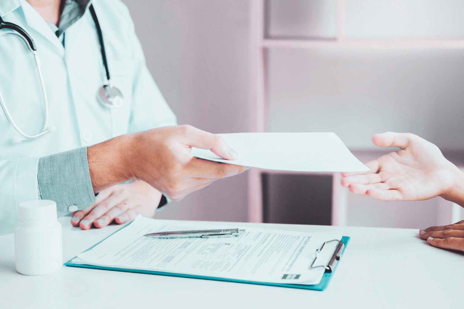 Lutte contre la fraude : le gouvernement veut préserver la liberté de prescription des médecins