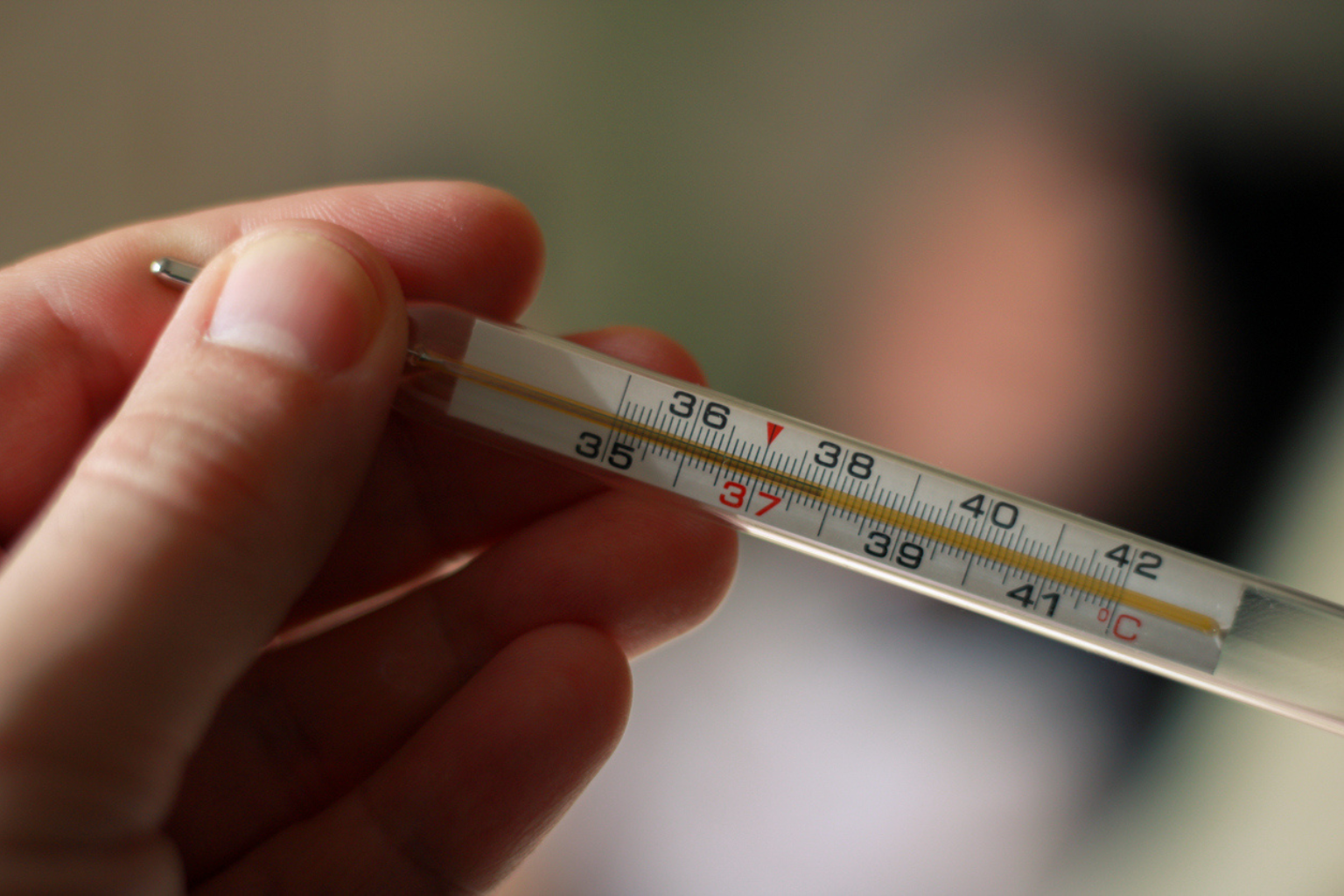 Opéré en urgence, il vivait avec un thermomètre au mercure dans l'intestin avalé dans l’enfance