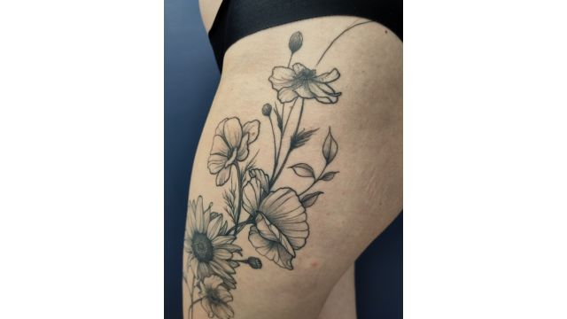 Médecin et tatoueuse