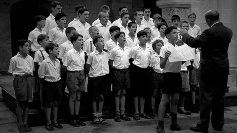 « Deux générations chantent pour la troisième »