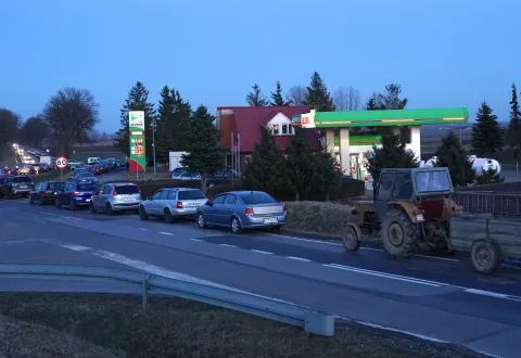 « La Pologne dispose du stock de médicaments pour accueillir quelques milliers de patients ukrainiens »