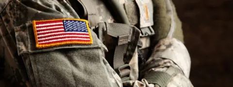 Un médecin de l'armée américaine inculpé pour 23 agressions sexuelles