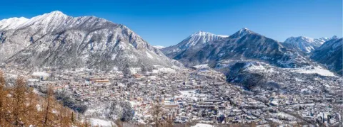 Les maternités des Alpes du Sud ne sont pas menacées de fermeture, dixit François Braun