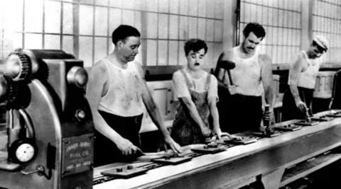 Un petit tour à l’usine GSK en Mayenne qui produit un maximum d’amoxicilline pour combler la pénurie  