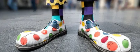 Au Brésil, un psychiatre se déguise en clown afin de "créer des liens profonds et immédiats" et ramène ainsi des toxicos sur le chemin du soin 