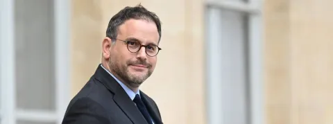 La croissance des arrêts maladie n’est « pas soutenable » par la Sécu, avertit Aurélien Rousseau, c’est une « responsabilité collective »