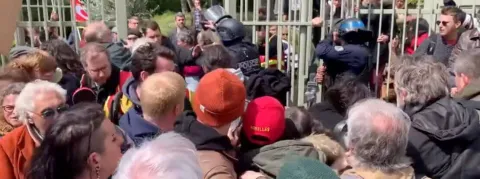 François Braun accueilli à Montreuil : « C’est pas des bruits de casseroles qui vont m’empêcher de continuer à travailler, à avancer »