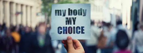 La constitutionnalisation de l’IVG toujours en suspens