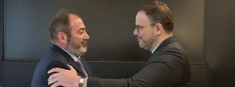 Pas assez de Beyfortus pour tous les bébés : Aurélien Rousseau défend les décisions de François Braun