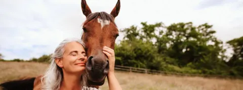 À Besançon, une jument apporte réconfort et joie aux pensionnaires d’une maison de retraite 