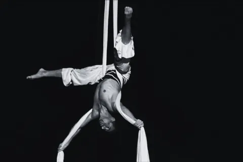 Dr Gaetano Biondolillo, médecin et danseur-acrobate : « Cette double activité me permet de ne pas sombrer dans le burn-out et d’être toujours présent pour mes patients »