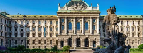 « Comme j'étais alcoolisé, je n'avais qu'une seule option : les faire taire », la justification d’un infirmier coupable des meurtres de deux patients en Allemagne