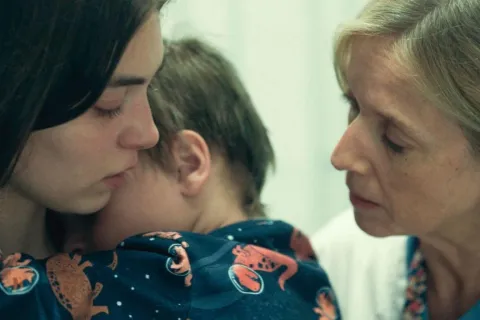 Il faut qu’une porte soit ouverte ou fermée - Critique de « L’intérêt d’Adam », de Laura Wandel