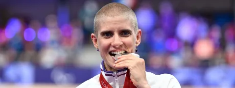 Paralympiques 2024 : Marie Patouillet, médecin généraliste, a remporté la première médaille française 