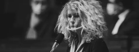 « Le vaccin Covid donne le cancer ou le sida », la psychiatre et ex-députée Martine Wonner suspendue pendant un an