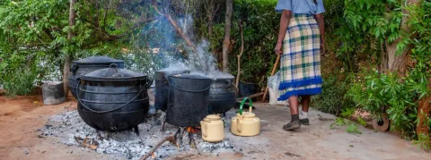 Les modes de cuisson rudimentaires sont la 3e cause de décès prématurés dans le monde