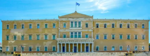 En Grèce les médecins hospitaliers sont obligés de travailler à temps plein et exclusivement… et ils veulent que ça dure