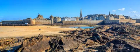 Un désert à 100 m de la plage ! Saint-Malo cherche deux médecins généralistes