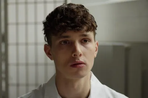 Personnages en quête de docteurs - Critique de « Sauve qui peut » d’Alexe Poukine