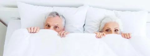 Lubrifiants, godes, pompes à pénis, anneaux péniens... Voici le “panier plaisir” d’une maison de retraite suédoise qui accompagne la sexualité des séniors