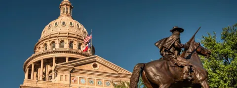 Le Texas a interdit aux médecins de prescrire des traitements hormonaux aux mineurs transgenres