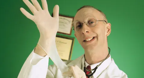 Marseille : Des compresses et un gant oubliés dans une patiente