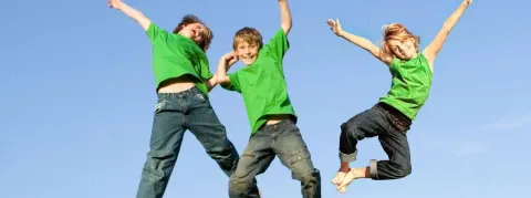 Vers une issue de la triple épidémie…