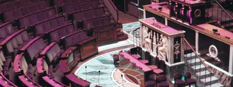 Réquisition des libéraux, régulation de l’installation, intérim, permanence des soins, la loi Valletoux débattue lundi