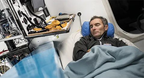 Dormir peu et bien : une question d’entraînement, les conseils du médecin du Vendée Globe