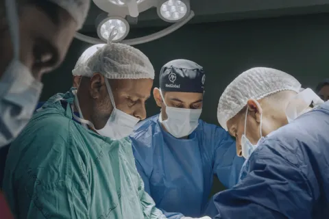 « American Doctor » : le documentaire sur l'horreur de la guerre à Gaza, raconté par les médecins