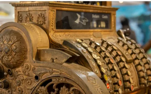 Médecins, soignants, personnels de la FPH : qui gagne quoi dans la prise en charge du Covid19 ?