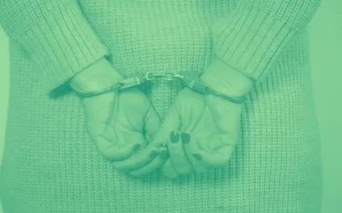 Une généraliste du Var faisait semblant de vacciner ses patients… et leur fournissait un pass sanitaire