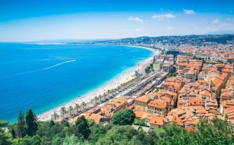 Un médecin niçois plaide "le coup de foudre unilatéral" dans l'agression sexuelle de sa patiente