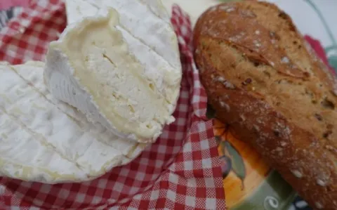 Suspicion de bactéries responsable de listériose : 24 000 fromages rappelés par Lactalis