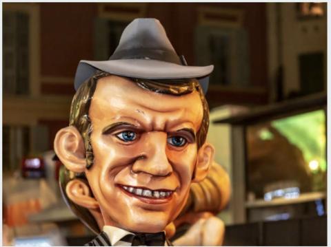 Pour Macron on « emmerde » les non-vaccinés mais on les soigne