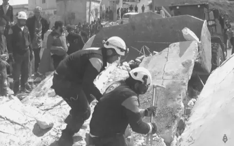 Les Casques blancs syriens, habitués des méthodes de guerre des Russes, se mobilisent pour aider les secours ukrainiens