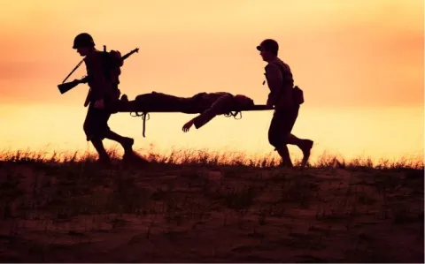 Le gouvernement tente de rafistoler l'hôpital à quatre jours des élections...