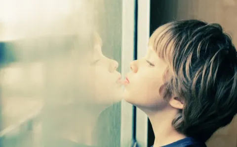 Autisme : l'ANSM alerte sur la prescription de médicaments hors AMM 