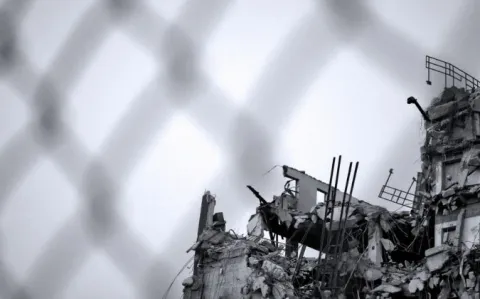 Syrie, Ukraine même mode opératoire : « Dès lors que les hôpitaux sont détruits, les populations fuient. C'est une arme de guerre pour terroriser la population. »