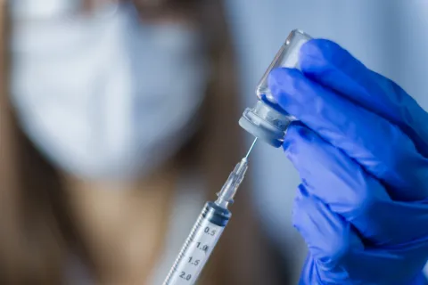 Ebola : le vaccin jugé le plus prometteur par l'OMS va être développé à Singapour
