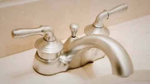 Pour séduire les médecins, Juppé et Fillon réinventent l’eau tiède