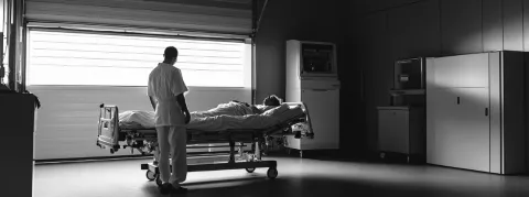 Faute de place aux urgences, un patient hospitalisé dans le garage de l'hôpital