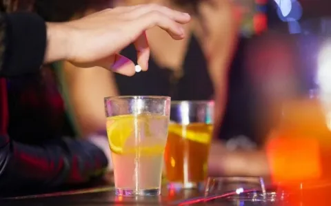 Les boites de nuit ré-ouvrent demain, l’occasion de lutter contre le GHB, drogue des violeurs