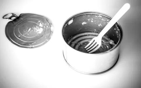 Un médecin rochelais en grève de la faim pour soigner des sans-abris