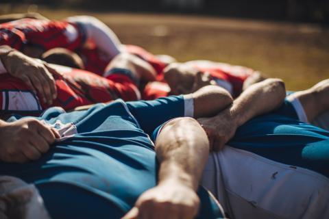 La colère d’un médecin du sport : « Tomas Francis a subi un dommage cérébral, le faire jouer contre la France serait une grave erreur »