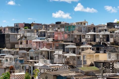 Un arrêt cardiaque après 21 h d’attente, un autre décès après 4 jours de contention, le CHU de Guadeloupe condamné